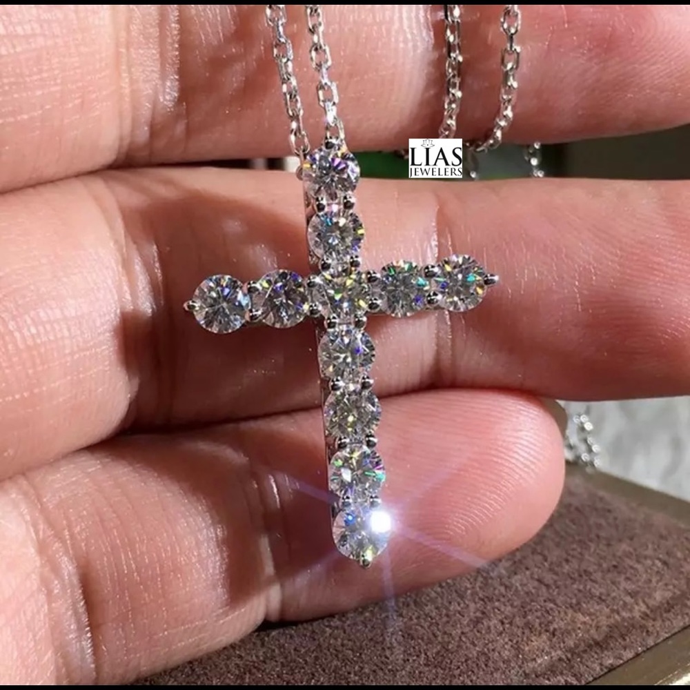 New 18k white gold necklace cross pendant